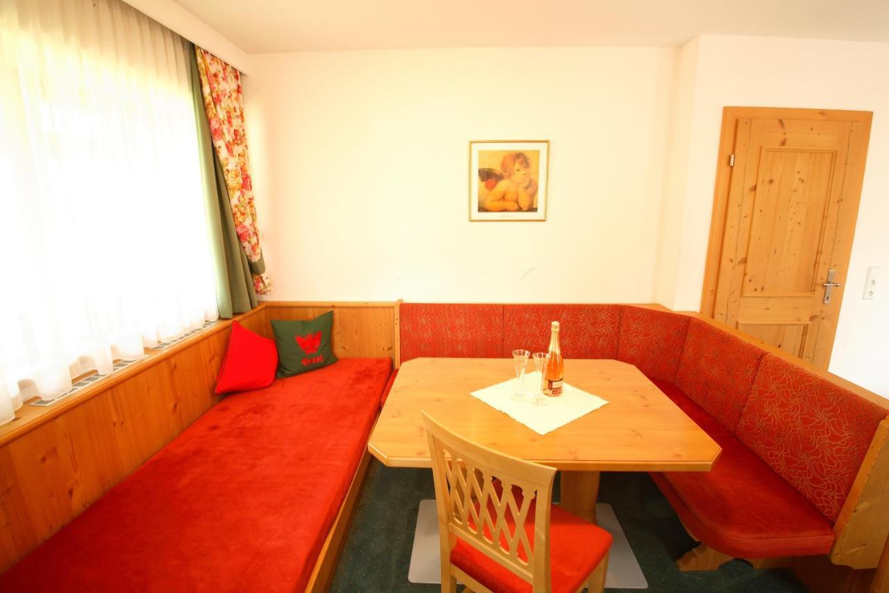 Ferienhof Lackner Ried im Zillertal Kamer foto