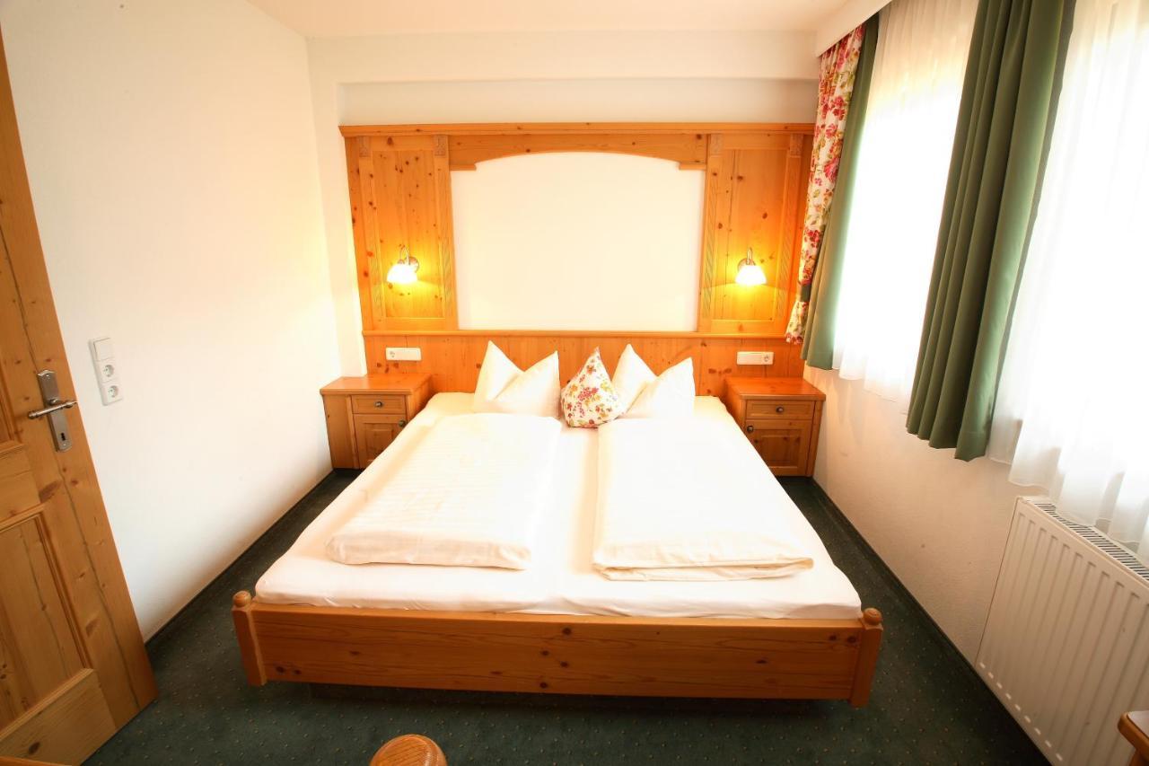 Ferienhof Lackner Ried im Zillertal Kamer foto