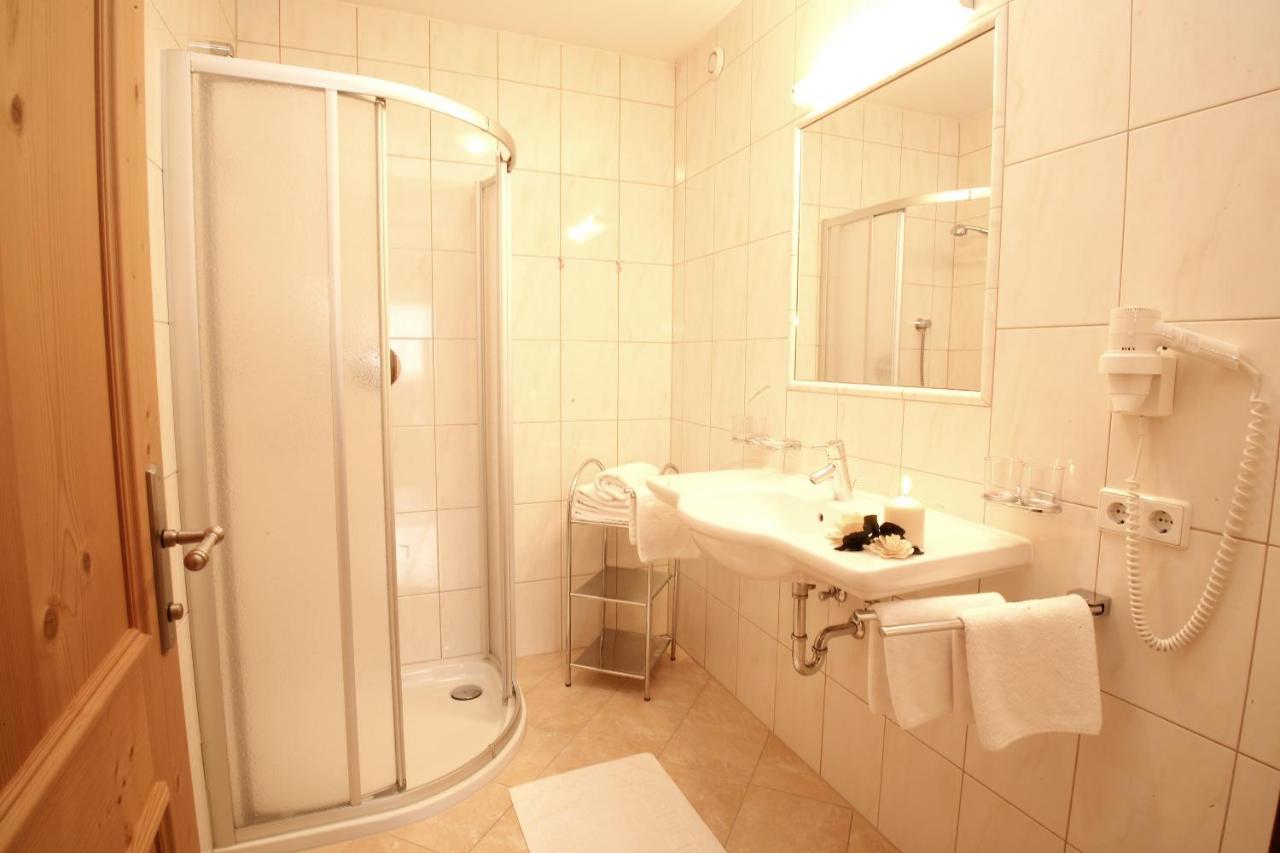 Ferienhof Lackner Ried im Zillertal Kamer foto